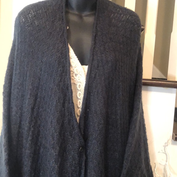 So light -Wooden Ships Navy Lace Patterned Soft Poncho, Fringe, Sleeves, Sweater - Picture 10 of 16